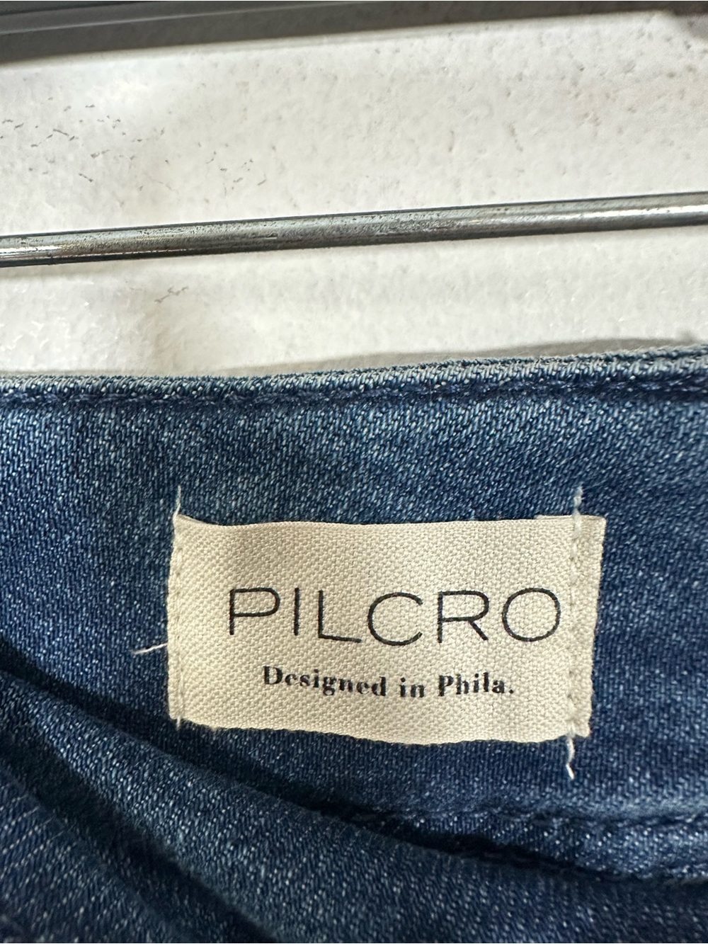 Pilcro Pleated Palazzo Wide Leg Jean Medium Wash Super Flare Stretch Size 28 - Picture 3 of 11